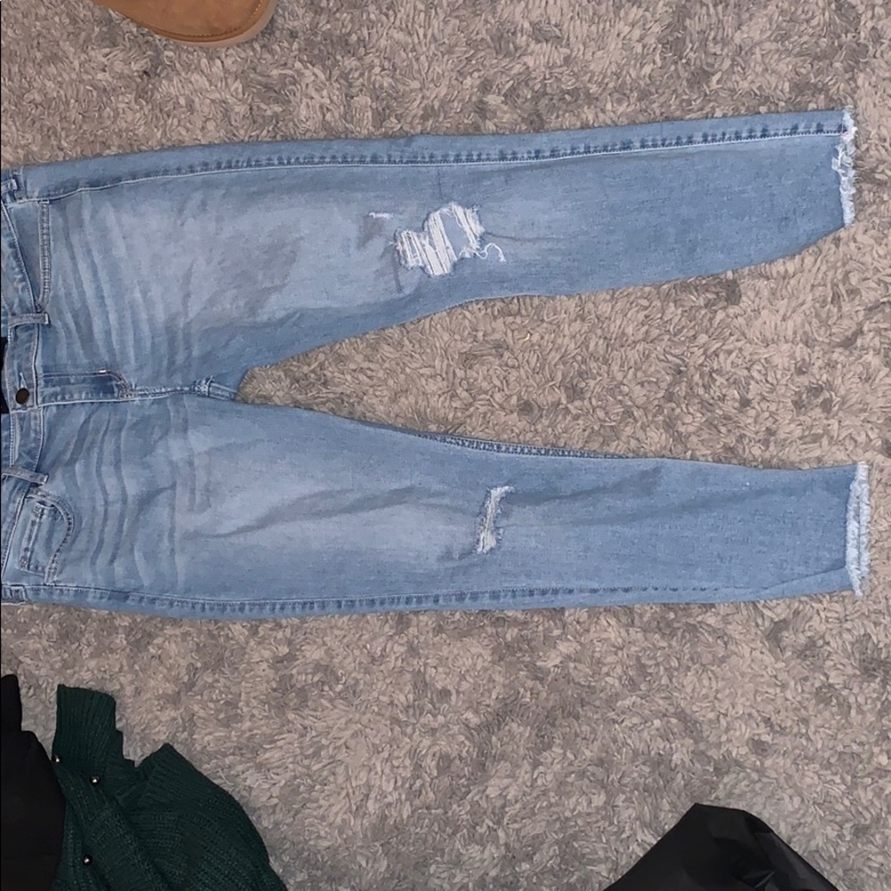 Distressed crop jeans